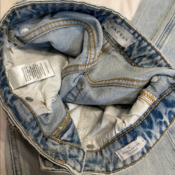 PACSUN Very Faded Blue Denim Jeans - Picture 5 of 11